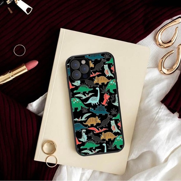 Dinosaur iPhone 14 case - Picture 3 of 6